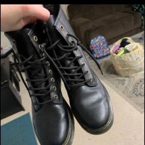 Womens Dr.Martens Zavala sz 7